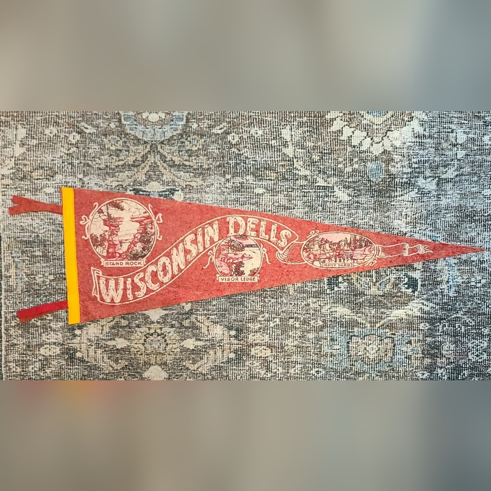 VINTAGE 1940's Wisconsin Dells Pennant